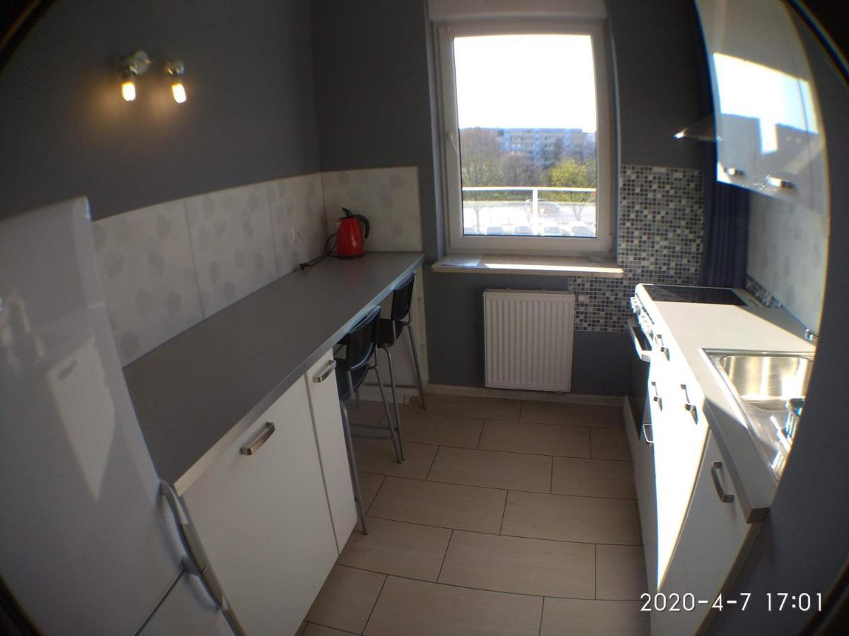 1090 Smialego 38 - Tanie Pokoje W Apartamencie - Samodzielne Zameldowanie - Self Check In Apartment Poznan Bagian luar foto