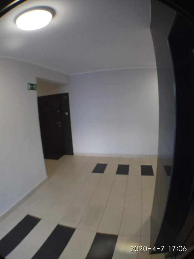 1090 Smialego 38 - Tanie Pokoje W Apartamencie - Samodzielne Zameldowanie - Self Check In Apartment Poznan Bagian luar foto